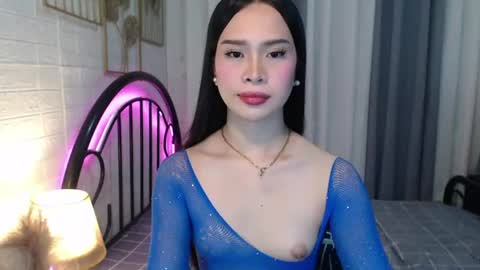 hoelymolly online show from July 10, 10:59 pm