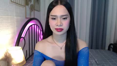 hoelymolly online show from July 11, 1:44 am