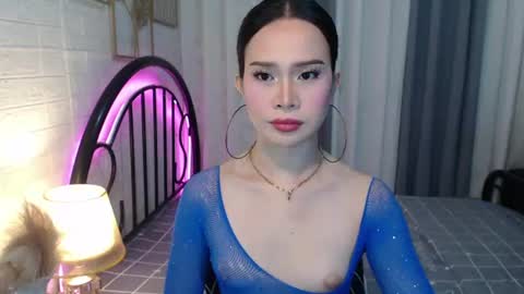 hoelymolly online show from July 11, 11:33 pm