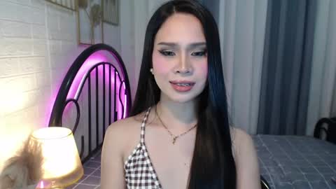 hoelymolly online show from July 13, 2:40 am