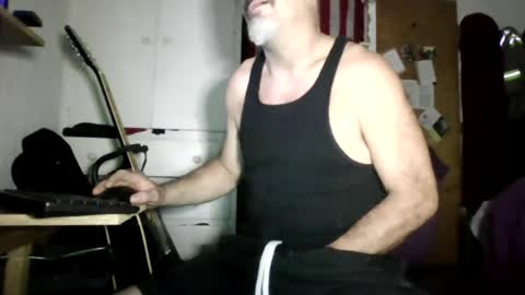hoglegg99384194 online show from August 5, 8:23 am