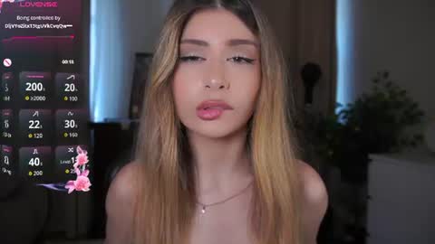 Moni Monica online show from August 1, 10:32 am