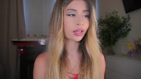 Moni Monica online show from August 16, 8:07 am