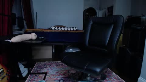 TheHoleNextDoor online show from February 18, 12:29 am