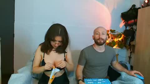 Holly and Honey online show from July 23, 10:56 pm
