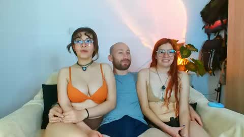 Holly and Honey online show from August 6, 11:04 pm