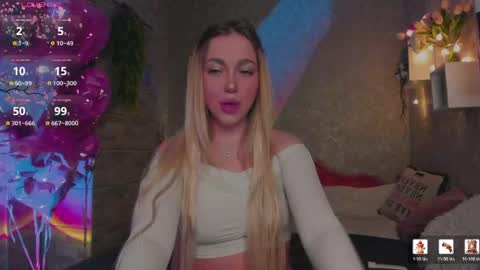 holly_molly8 online show from April 25, 6:14 pm