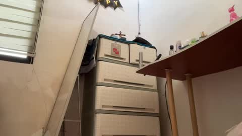 holly_wyn online show from July 15, 1:06 am
