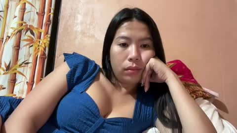 holly_wyn online show from July 27, 1:05 pm