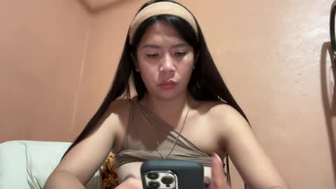 holly_wyn online show from August 5, 9:40 am