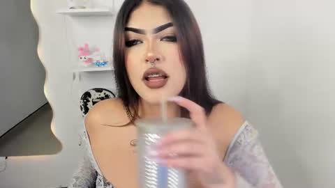 Holly online show from August 20, 7:53 pm