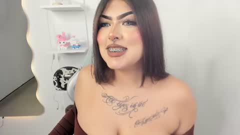 Holly online show from August 24, 8:49 pm