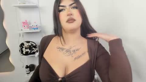 Holly online show from August 29, 6:18 pm
