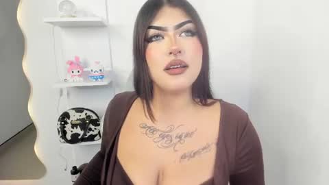 Holly online show from August 29, 7:24 pm