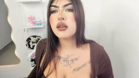 Holly online show from September 3, 6:44 pm