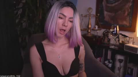 Holly Linder online show from July 23, 2:14 am