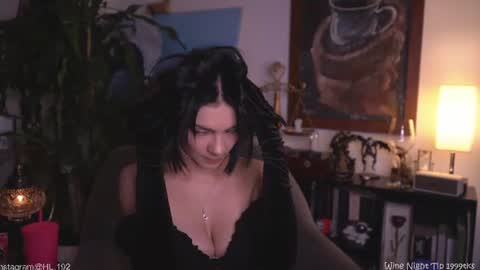 Holly Linder online show from July 25, 4:38 am