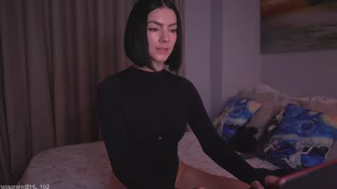 Holly Linder online show from August 2, 5:03 am