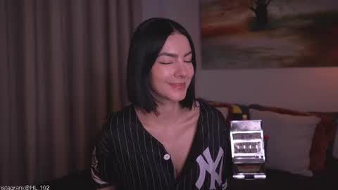 Holly Linder online show from August 6, 1:48 am