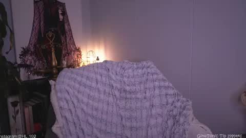 Holly Linder online show from August 8, 5:29 am