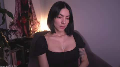 Holly Linder online show from August 16, 2:37 am