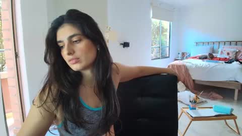 hollyshit_ online show from August 26, 8:16 pm