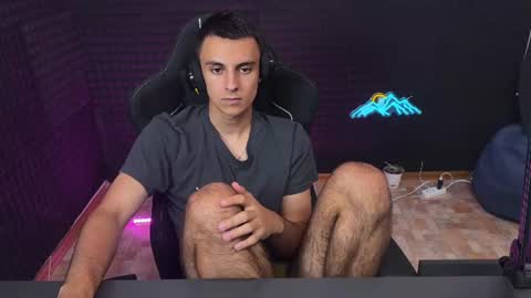 Hols online show from August 11, 4:20 pm