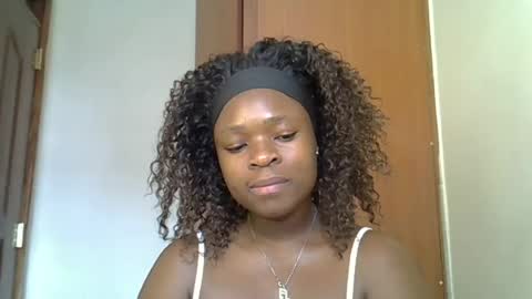holy_ebony online show from August 12, 11:34 am