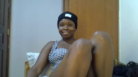 holy_ebony online show from August 13, 6:22 pm