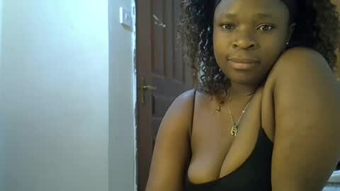 holy_ebony online show from August 14, 4:32 pm