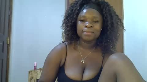 holy_ebony online show from August 15, 12:36 am