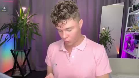 holy_eggs_00 online show from July 27, 6:19 am