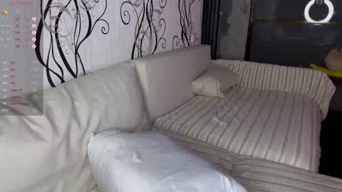 holy_eggs_00 online show from August 12, 6:54 pm