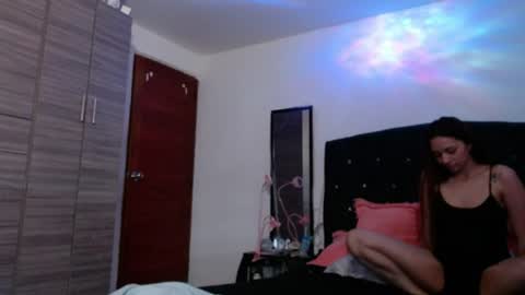 holy_julii online show from August 8, 7:41 am