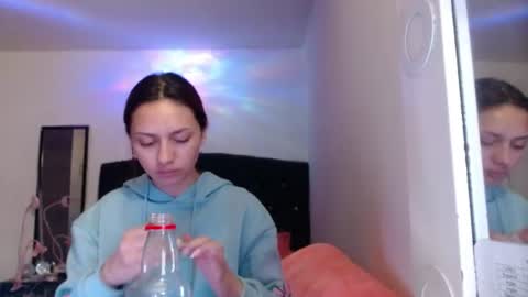 holy_julii online show from August 9, 6:03 am