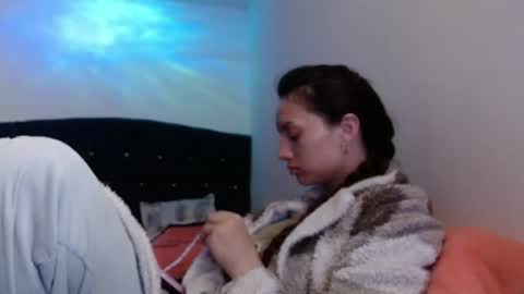 holy_julii online show from August 12, 9:22 am