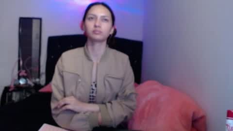 holy_julii online show from August 14, 4:38 am