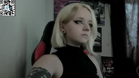 holy_mistresss online show from August 13, 8:28 am