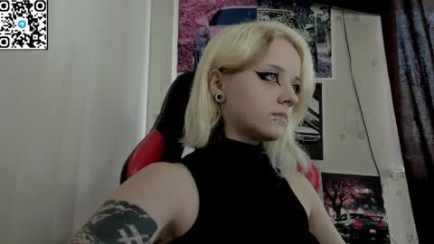 holy_mistresss online show from August 15, 9:13 am