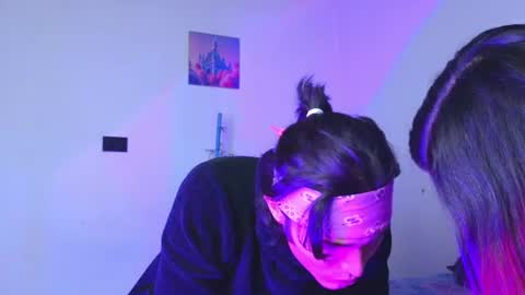 holy_taby_ online show from August 1, 9:48 am