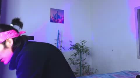holy_taby_ online show from August 1, 10:54 am