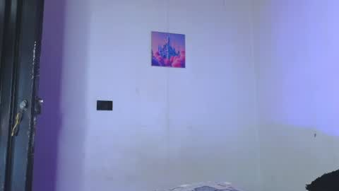 holy_taby_ online show from August 9, 2:07 pm