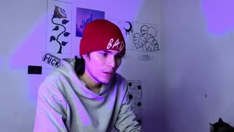 holy_taby_ online show from August 13, 5:54 am