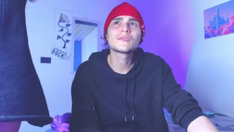 holy_taby_ online show from August 16, 4:16 am