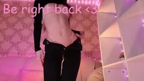 Mia online show from July 16, 6:47 am