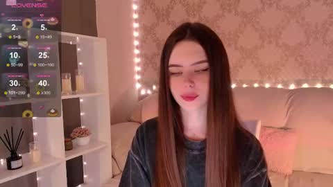 Mia online show from August 7, 6:24 am