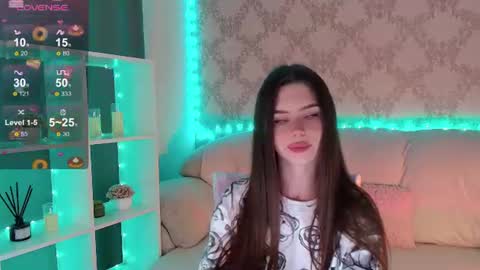 Mia online show from August 13, 5:43 am