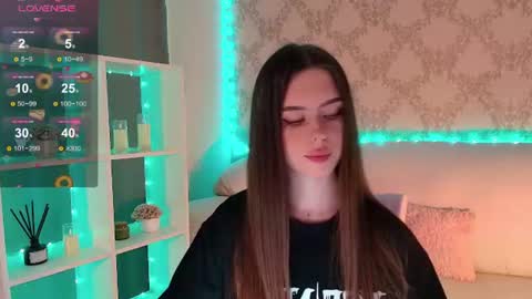 Mia online show from August 15, 3:43 am