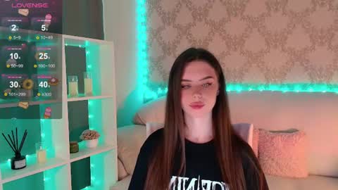 Mia online show from August 15, 5:55 am