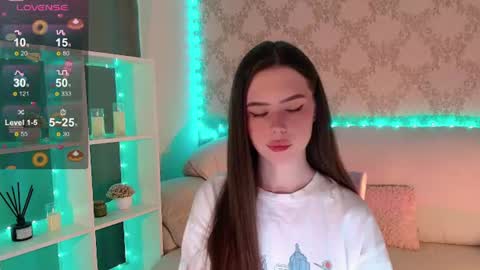 Mia online show from August 16, 3:54 am